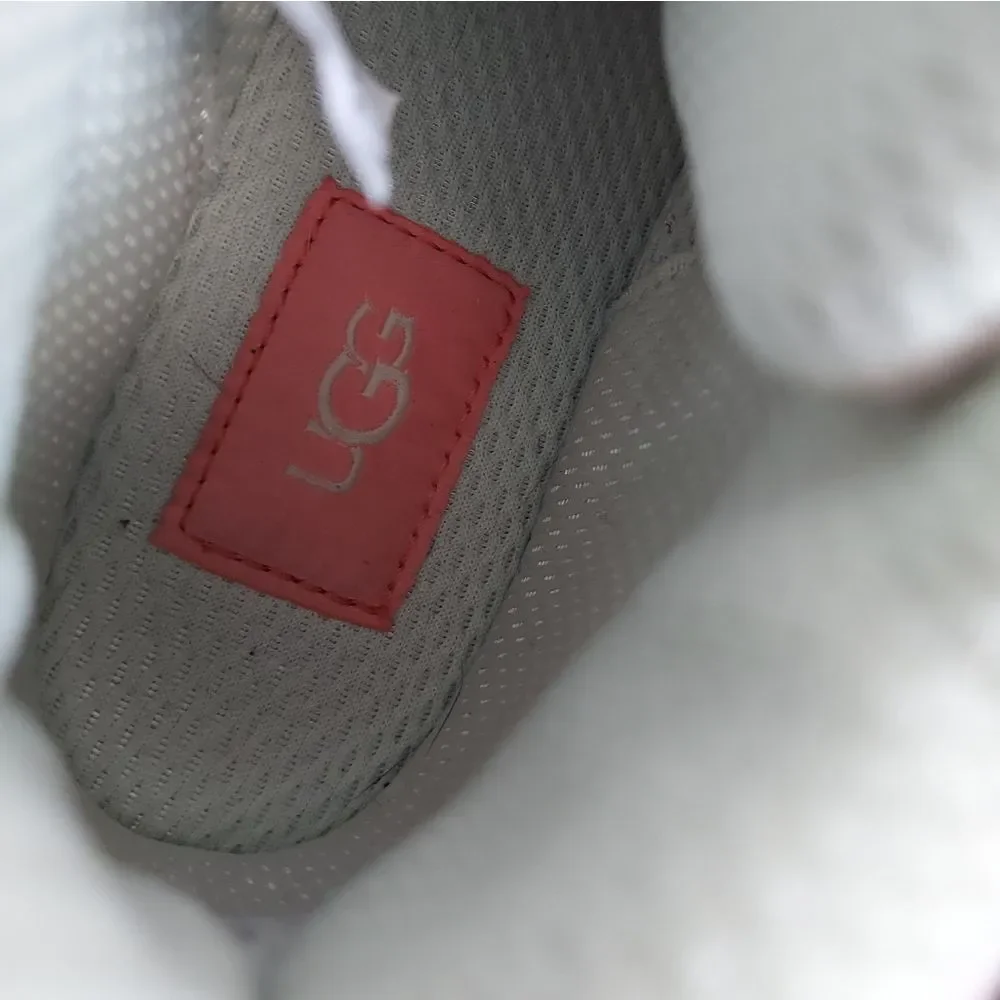 Womens UGG Highland Hi Heritage Sneaker Size 6